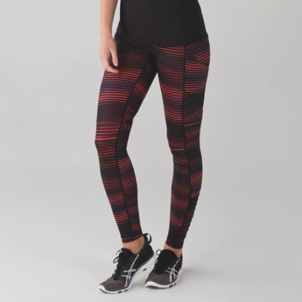 Lululemon leggings size 4 with pockets